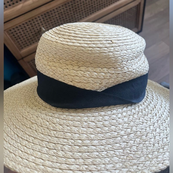 H&M Beach Hat - Picture 2 of 4